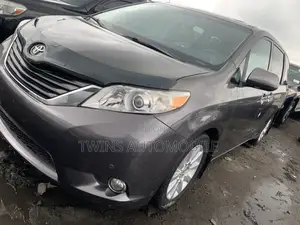 Toyota Sienna Limited 7 Passenger 2012 Gray