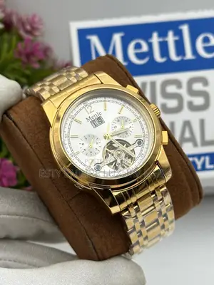 High Quality Luxury Mettle Chain Wristwatch