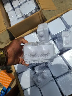 Waterproof/ Enclosure Box Ip65 (100×100×70) 4×4