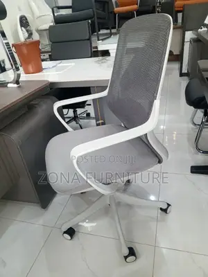 High Quality Foreign Design Executive Office Swivel Chair