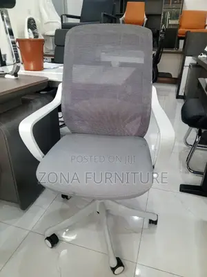 High Quality Foreign Design Executive Office Swivel Chair