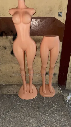 Big Bum Bum Female Plastic Armless Mannequin