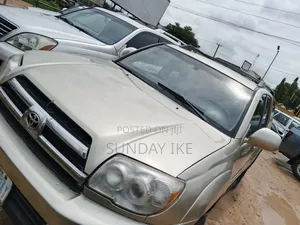Toyota 4-Runner 2005 Gold