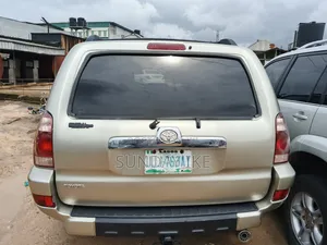 Toyota 4-Runner 2005 Gold
