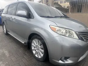 Toyota Sienna Limited 7 Passenger 2011 Silver