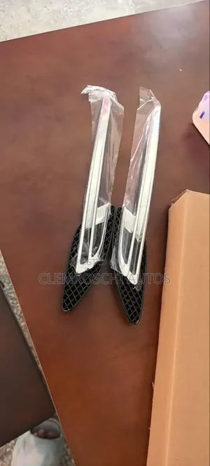 High Quality Certified Side Fender Vent Bentley Flying Spur