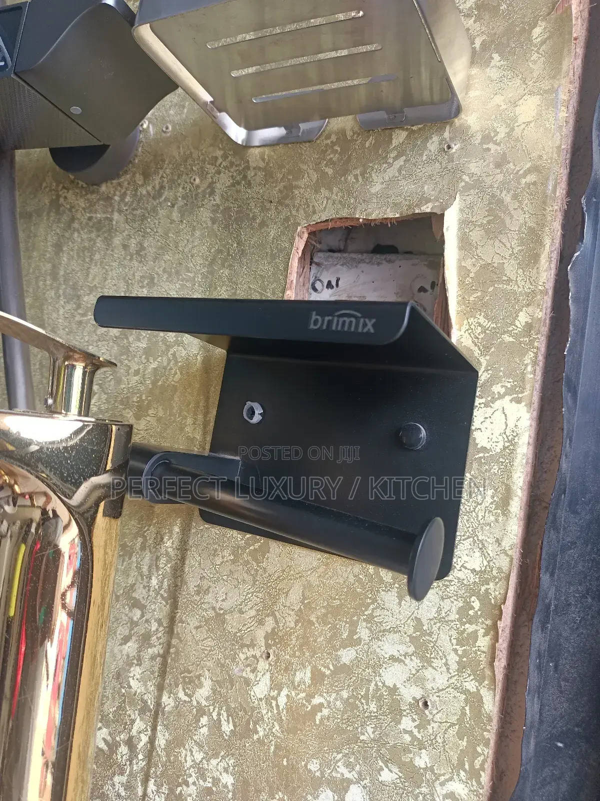 Quality Black Brimix Tissue Holder