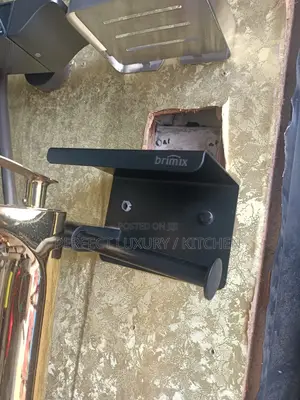 Quality Black Brimix Tissue Holder