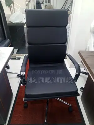 High Quality Foreign Design Executive Office Swivel Chair Black