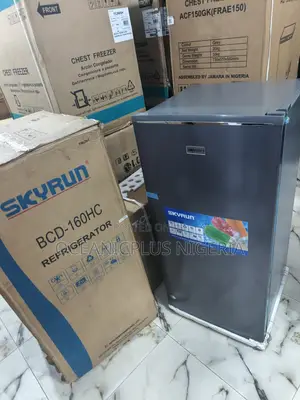 Top-Notch Skyrun 160 Liters Refrigerator (Model BCD-160hc).