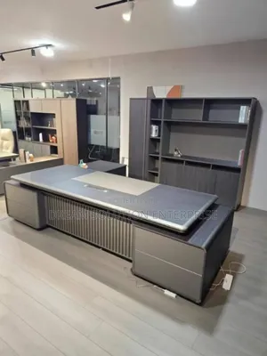 Quality Executive Office Table With Extension