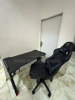 Furgle Gaming Ergonomic Chair With Gamer Table - Full Black