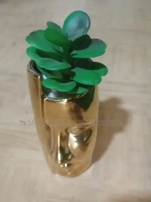 Miniature Human Face Shelf Flowers With Vases
