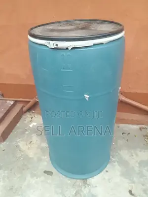 55 Gallon Plastic Drum With Lid, Metal Bolt Ring