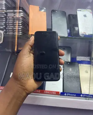 Apple iPhone 8 64 GB Black
