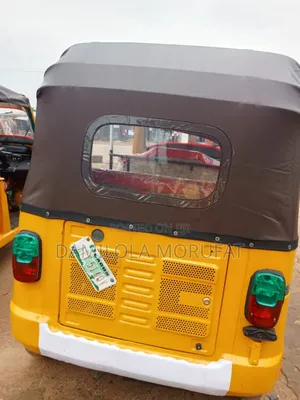 TVS Apache 160 4V 2023 Yellow