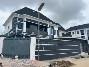 Builders, Civil Engineers, Construction Workers and Architects