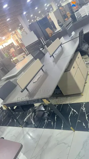 Luxury 4 Seater Workstation Table With Personal Drawers