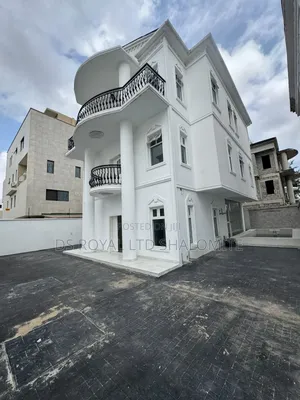 4bdrm Duplex in Banana Island for sale