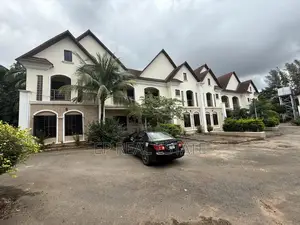 5bdrm House in Utako for sale