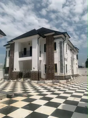 6bdrm Duplex in Works Layout, Owerri for sale