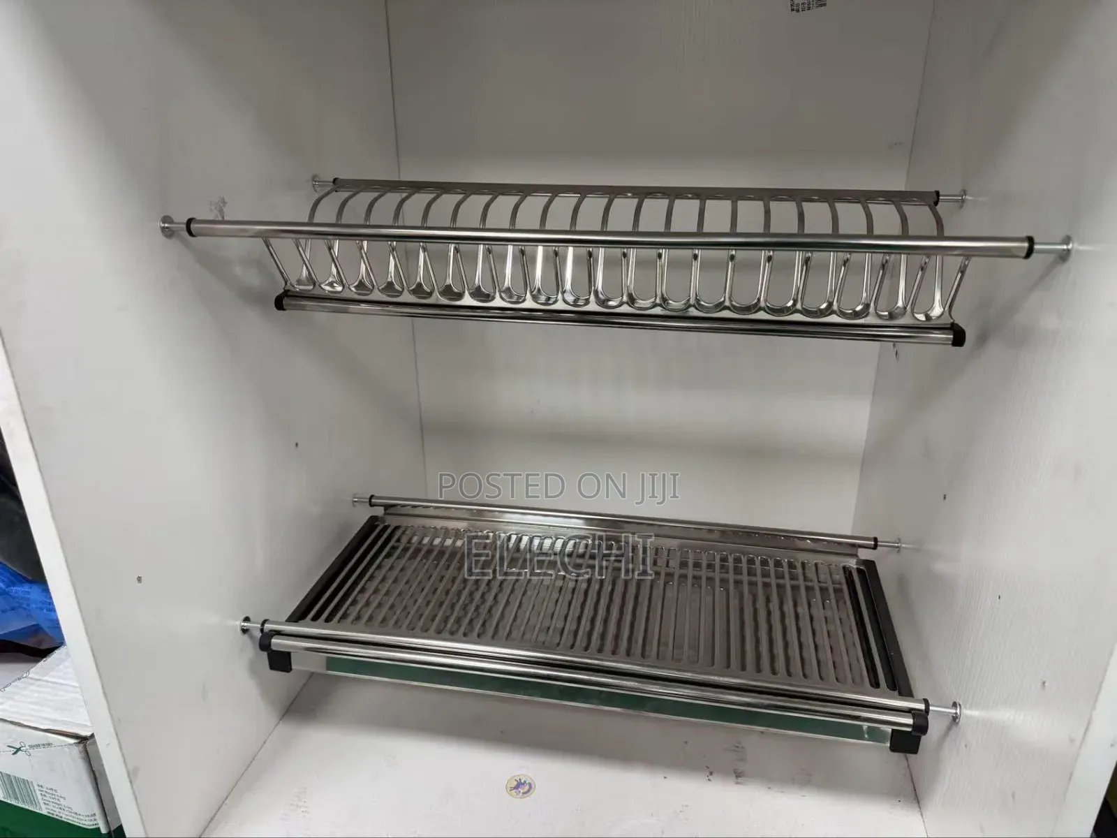 Inbuilt Plates Rack