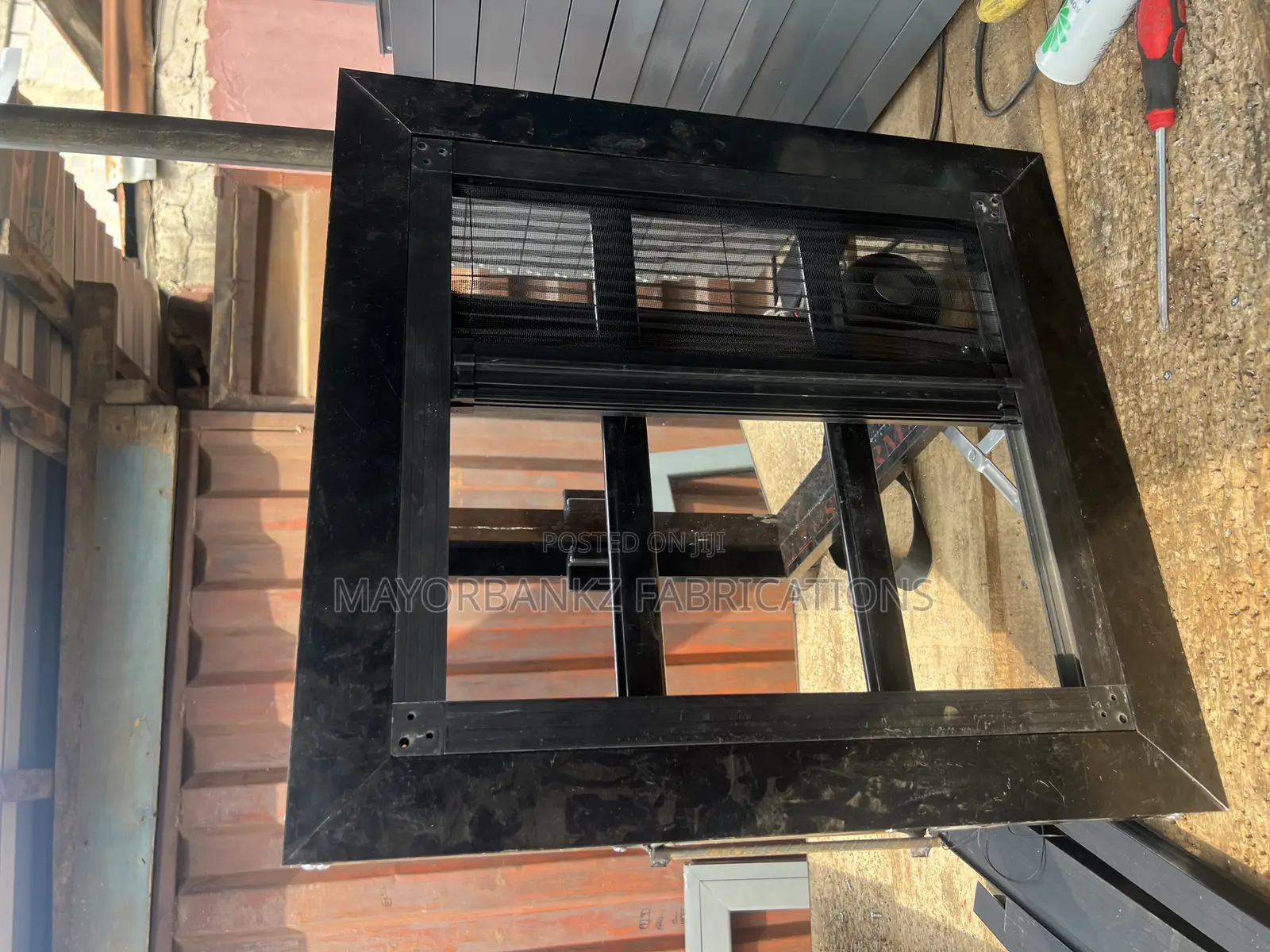 Frameless Window With Collapsible Nets
