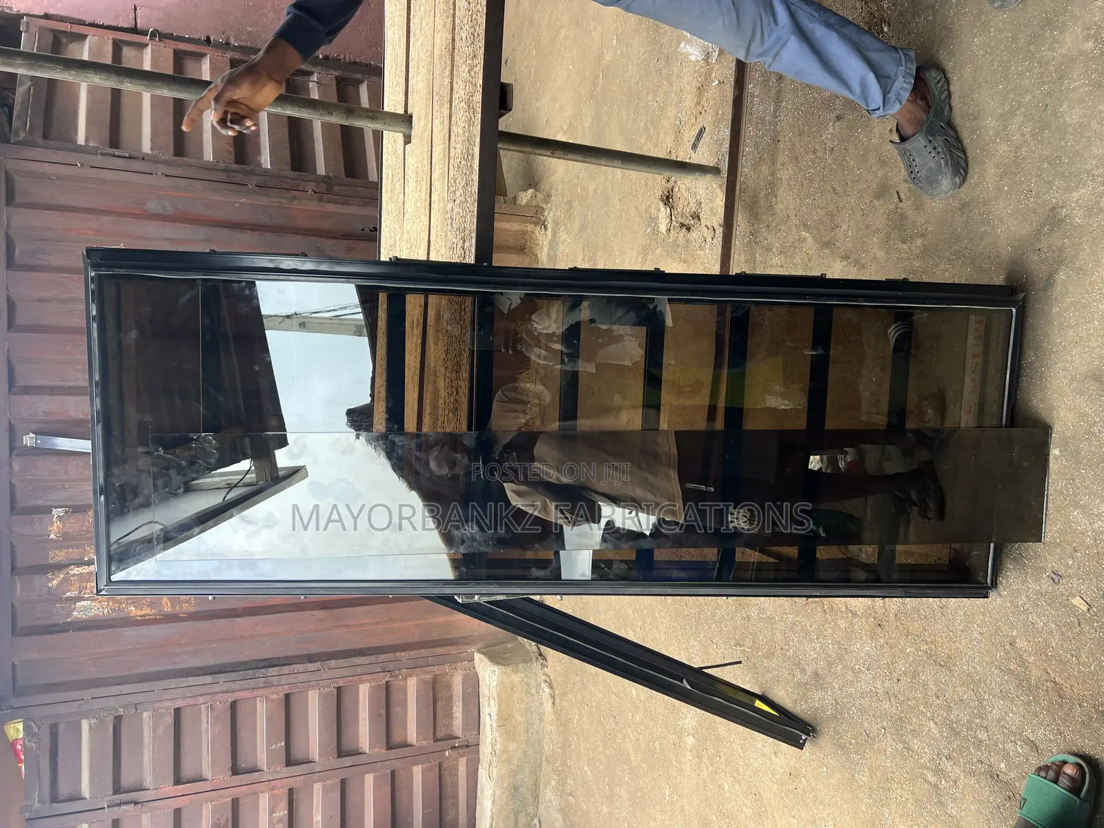 Frameless Window With Collapsible Nets