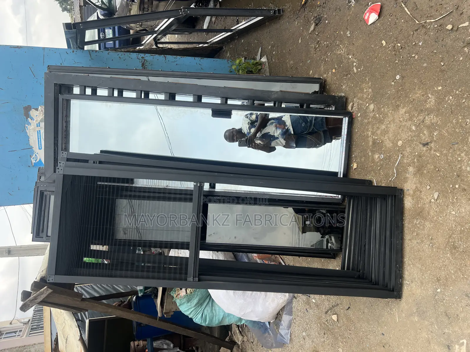 Frameless Window With Collapsible Nets