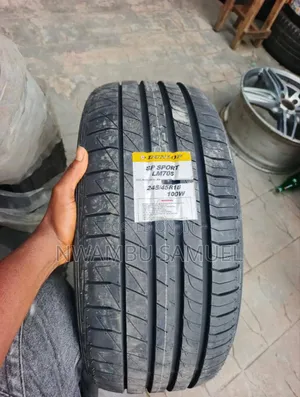 245/45r18 Dunlop Tyre