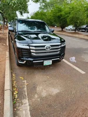 Sweet Upgraded Landcruiser for Rent