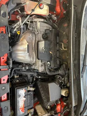Toyota RAV4 LE FWD (2.5L 4cyl 6A) 2016 Orange