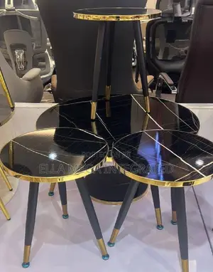 Acrylic Center Table With 4 Stools