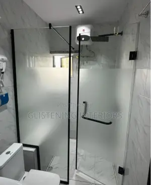 Shower Cubicle 10mm Tempered Plain Glass With A Hinges Desig