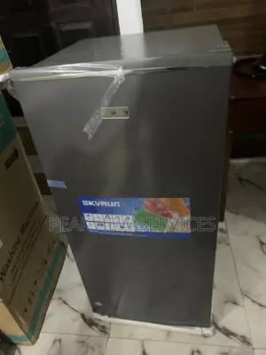 Skyrun Fridge 160l – Separate Freezer Compartment