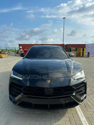 Lamborghini Urus for Rent (Black)