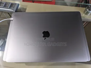 Laptop Apple MacBook 2018 16GB Intel Core i7 SSD 1T
