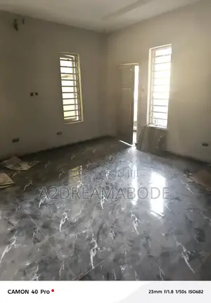 2bdrm Duplex in Omole Phase 2, Ikeja for rent
