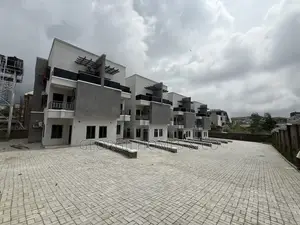 4bdrm Townhouse/Terrace in Guzape District for sale