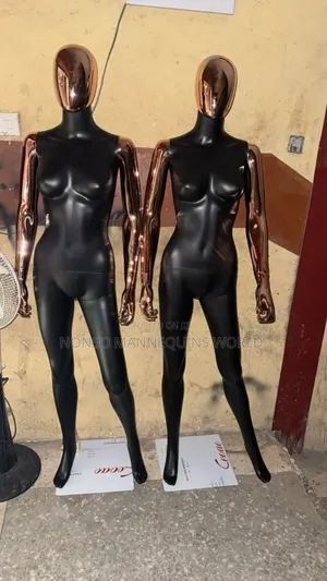 Matt Black And Rose Gold Female Size 8 Mannequin