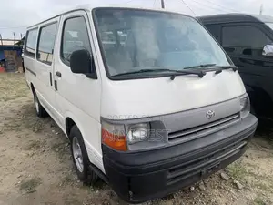 Toyota Grand HiAce 2005 White