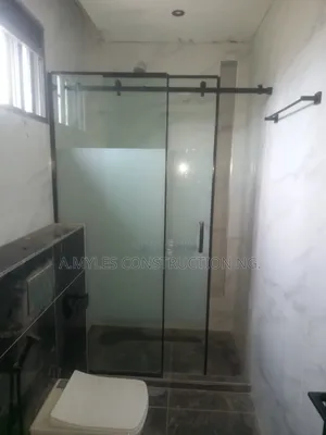 Shower Cubicles Item