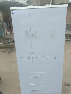 6ft X 3ft Wardrobe. Light Grey Color