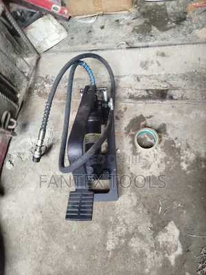 Foot Hydraulic Pump.