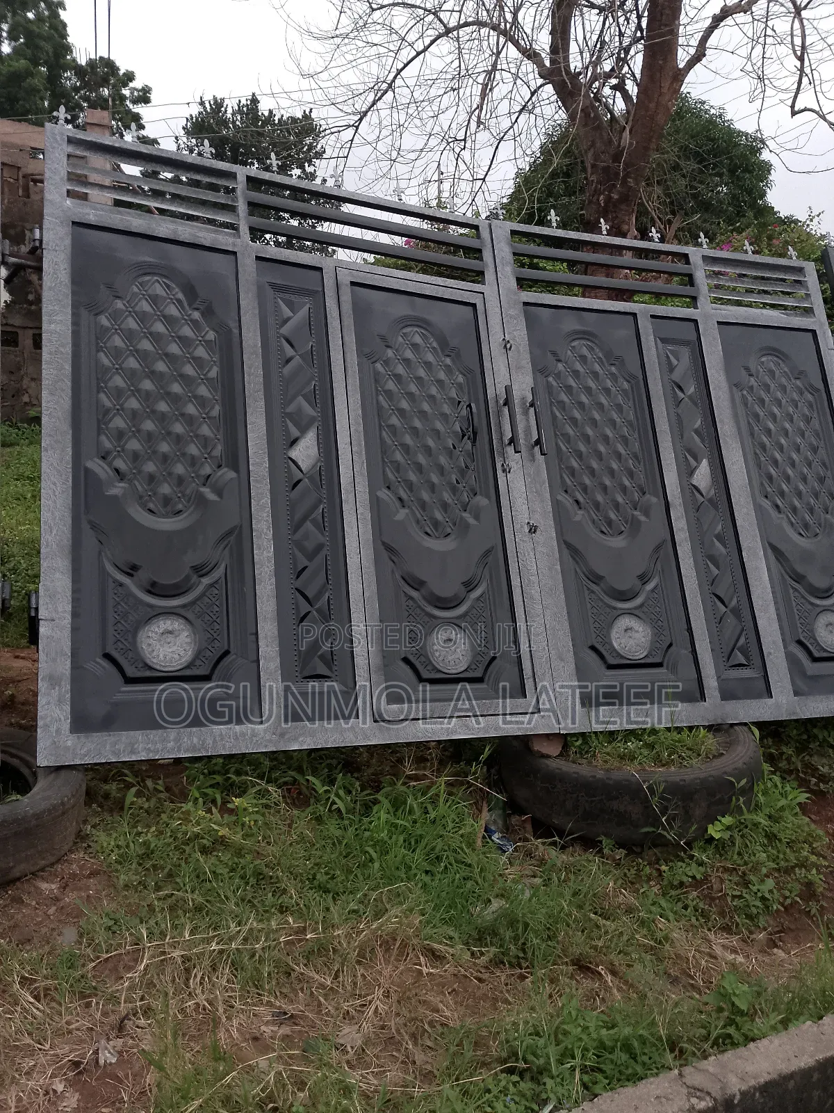 Fineless Iron Gate