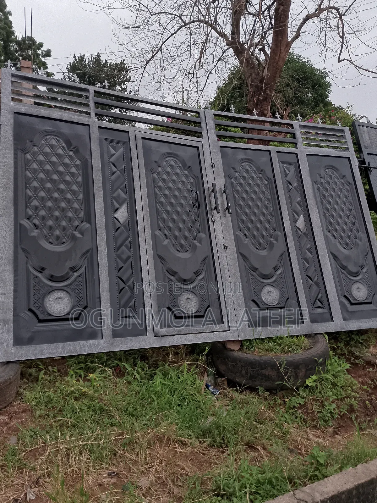 Fineless Iron Gate