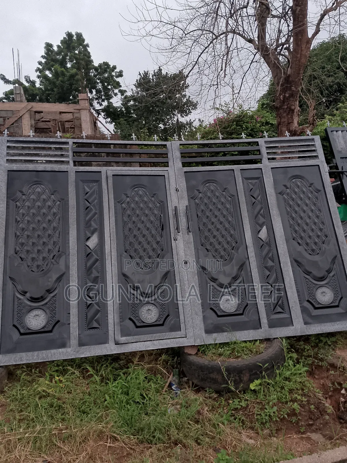Fineless Iron Gate