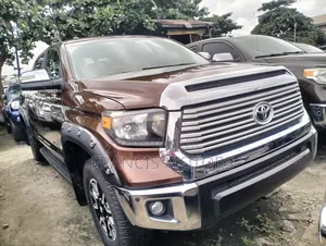 Toyota Tundra 2018 Burgundy