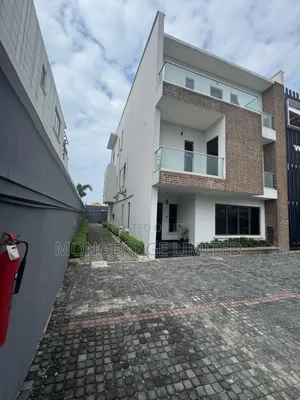 5 Bedroom Semi Detached for Office Space