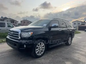 Toyota Sequoia Platinum 4dr SUV 4WD (5.7L 8cyl 6A) 2010 Black